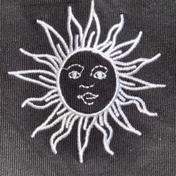 Black Y2K Sun Embroidery Crop Top (Small) - Picture 4 of 5